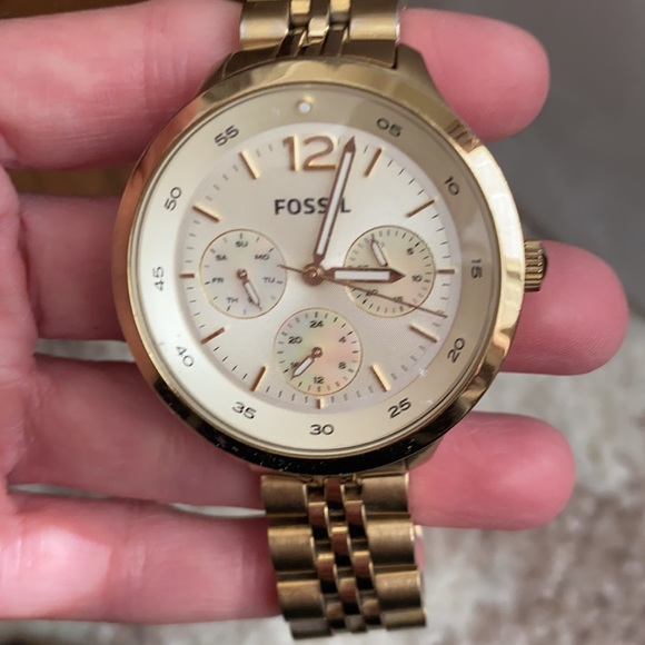 Fossil Women’s All Stainless Steel Gold Watch, 6” - Picture 8 of 8